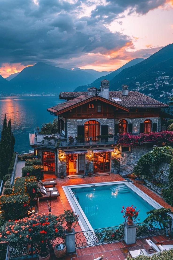 Image gallery marquee